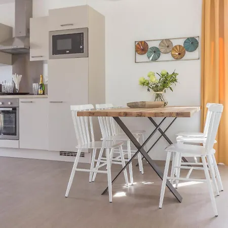Beautiful Detached At Only 800 M From The Sea