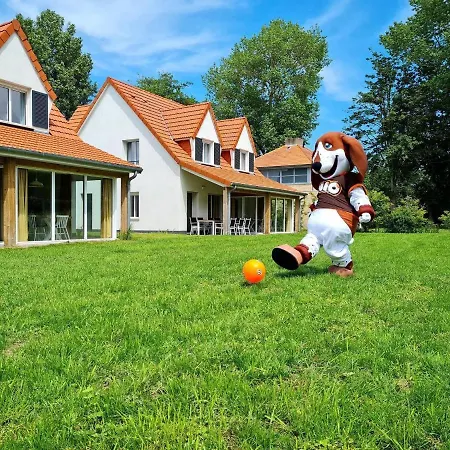 Prázdninový dům Beautiful Detached At Only 800 M From The Sea